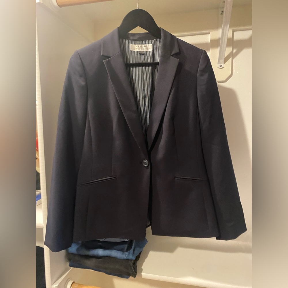 Matching Set Jacket (6) and Pants (8) Navy